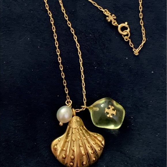 🆕 Tory Burch Sea Of Dreams Charm Pendant Necklace - Picture 9 of 15